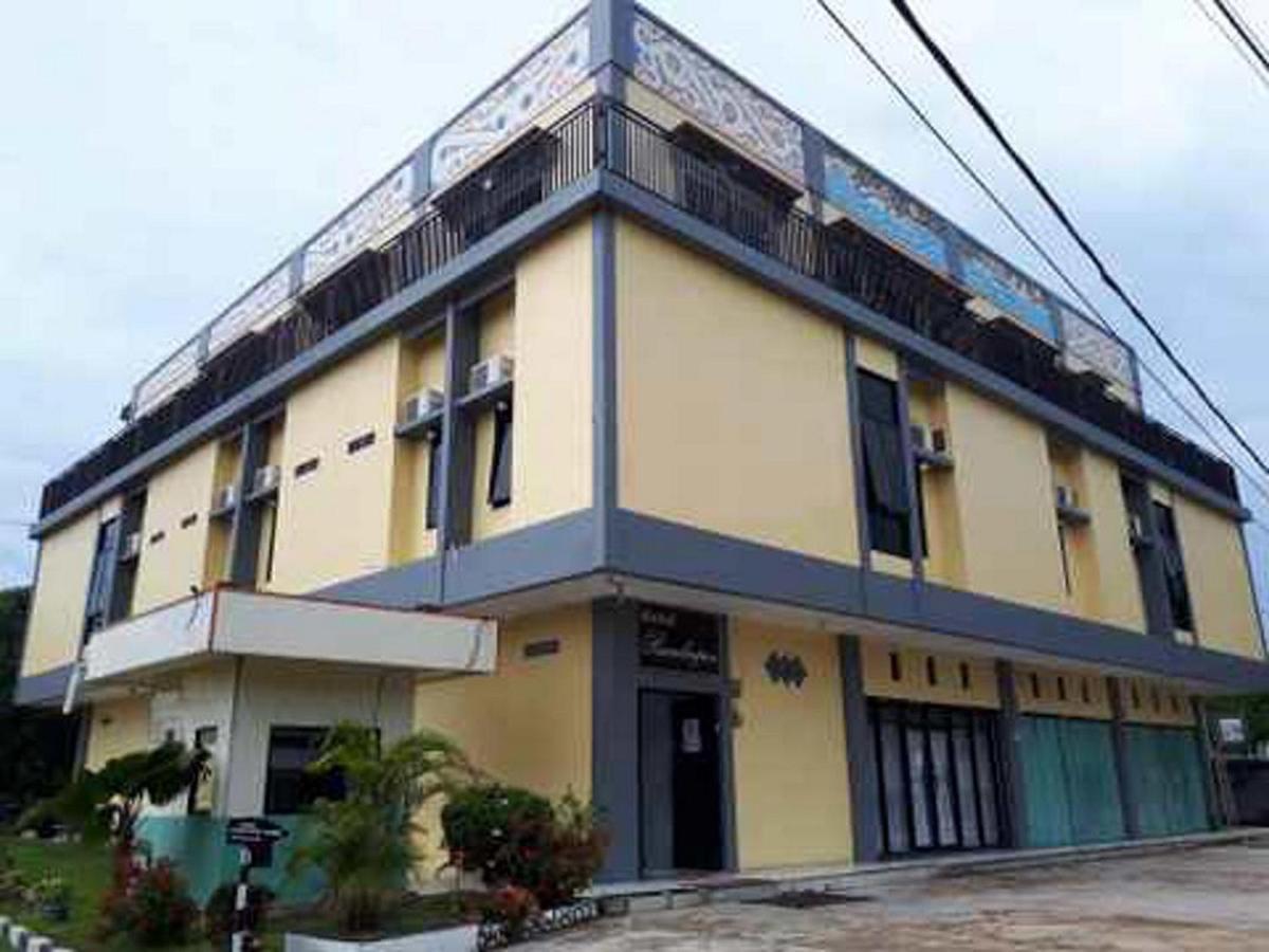 Reddoorz At Hotel Rumberpon Sorong Exteriör bild